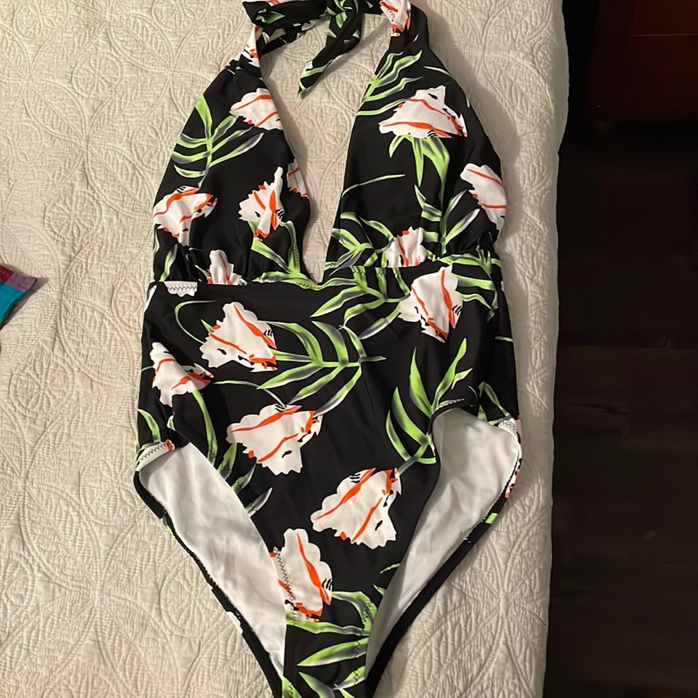 Cupshe tropical backless halter swimsuit